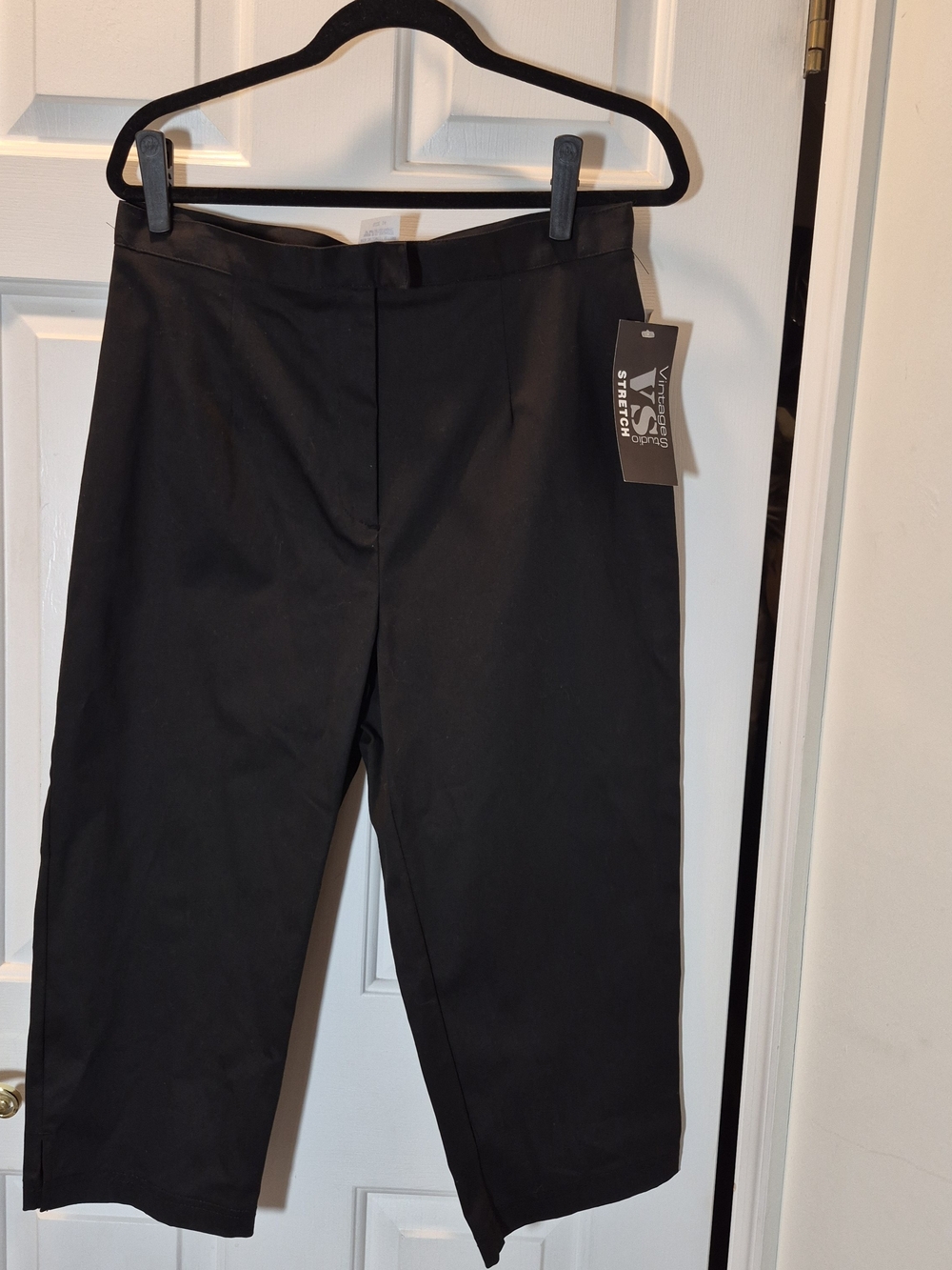 NEW Black Stretch Cropped Pants